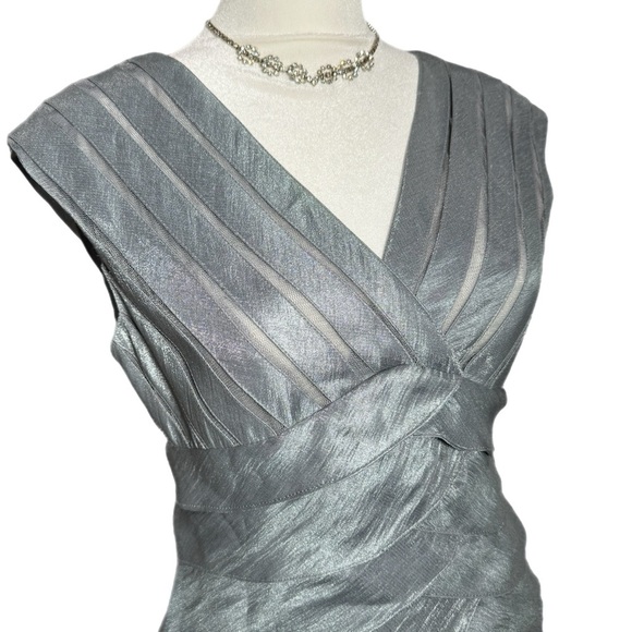 Adrianna Papell Dress Womens Tiered Silver Satin Mesh Cocktail Sleeveless Sz 4 - Picture 7 of 12